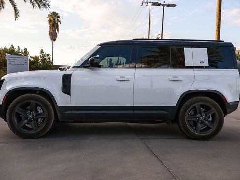 Certified 2025 Land Rover Defender 110 X-Dynamic SE AWD/4WD image 8