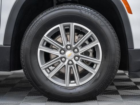 Used 2023 Chevrolet Traverse LT AWD/4WD image 18