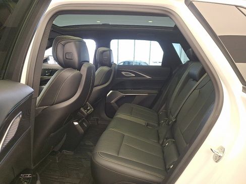 Used 2025 Cadillac Lyriq Luxury AWD/4WD image 10