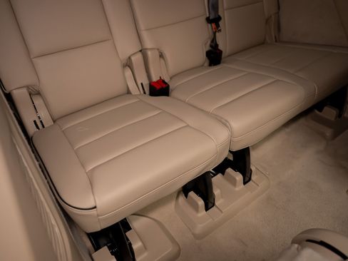 Used 2024 Cadillac Escalade Premium Luxury image 68