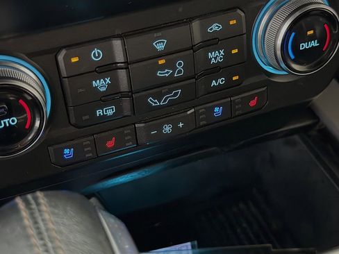 Used 2019 Ford F150 Platinum w/ Equipment Group 701A Luxury AWD/4WD image 24