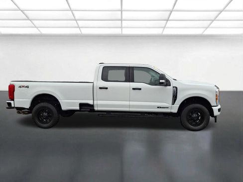 Used 2024 Ford F350 XLT image 2