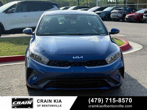 Used 2022 Kia Forte LXS w/ LXS Technology Package FWD image 2