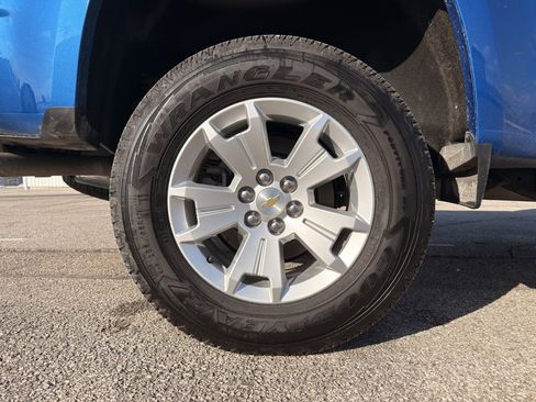 Used 2021 Chevrolet Colorado LT w/ Safety Package image 17