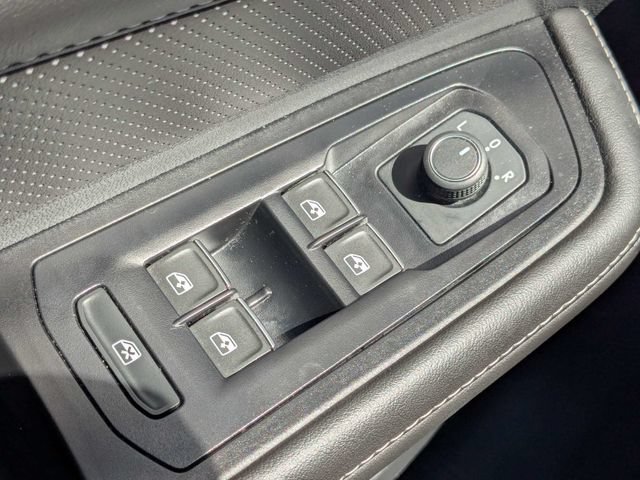 Used 2025 Volkswagen Atlas SEL AWD/4WD image 24
