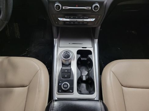 Used 2020 Ford Explorer XLT w/ Equipment Group 202A image 17