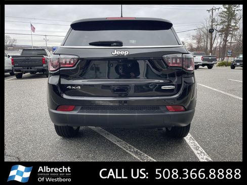 Used 2022 Jeep Compass Latitude image 4