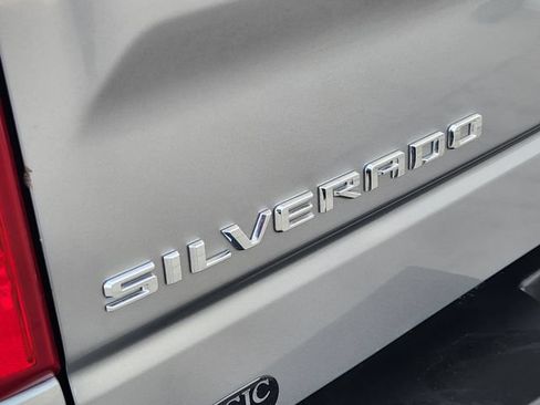 Used 2023 Chevrolet Silverado 1500 LT AWD/4WD image 9