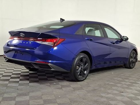 Used 2023 Hyundai Elantra SEL FWD image 9