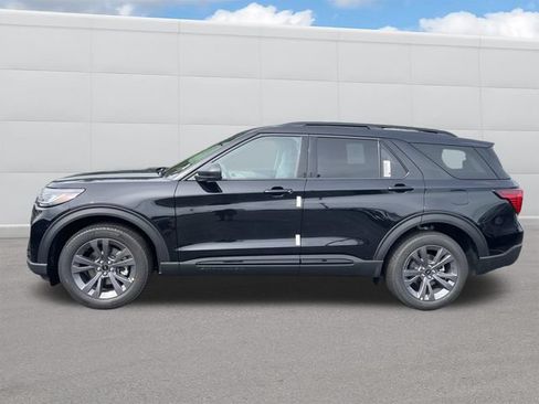 New 2026 Ford Explorer Active w/ Active Comfort Package AWD/4WD image 2