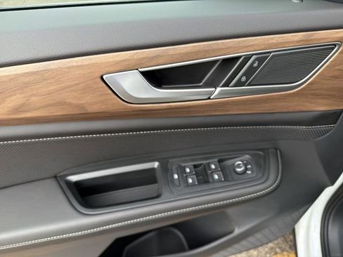 New 2026 Volkswagen Atlas SE image 14