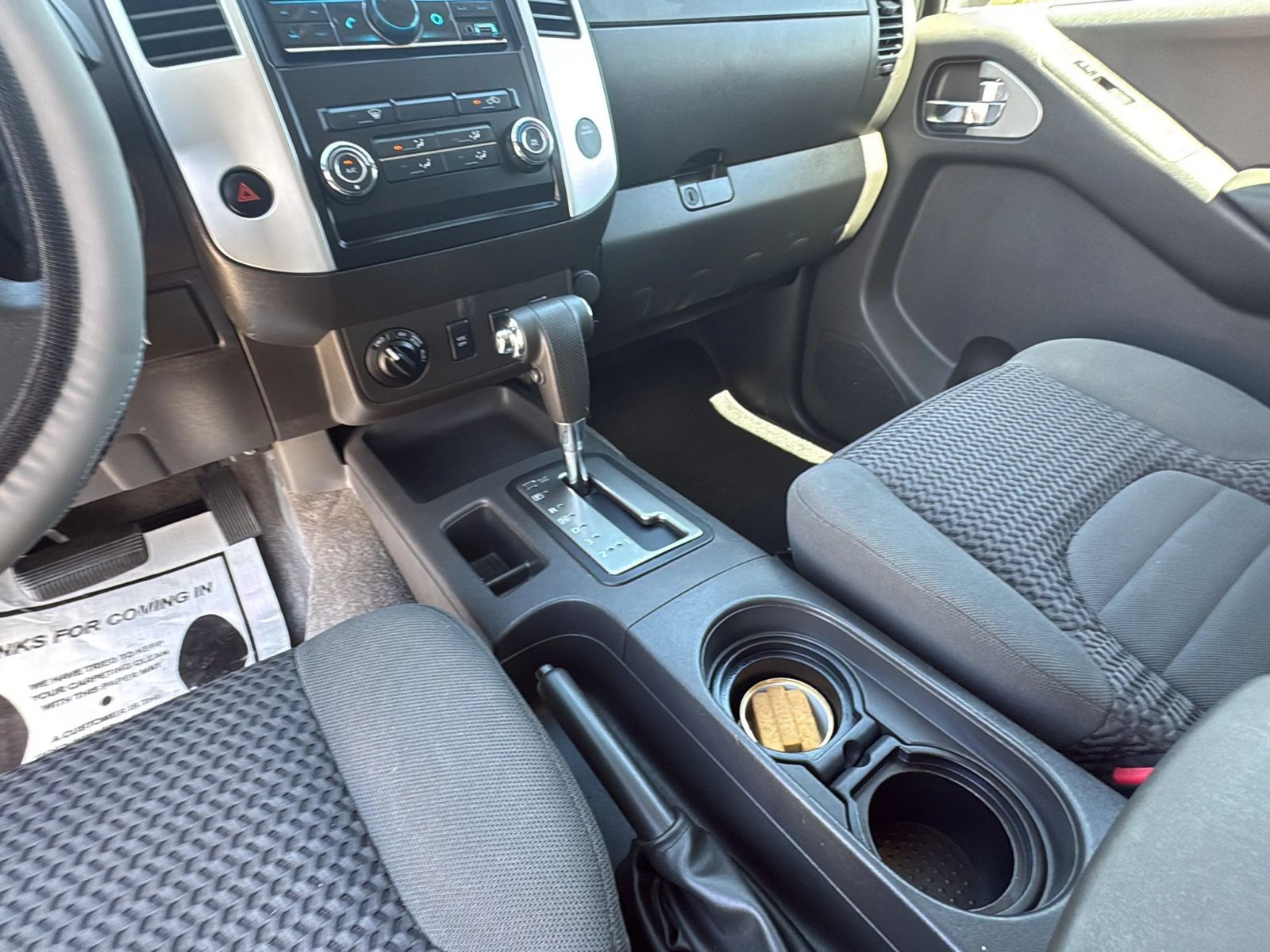 Used 2010 Nissan Frontier SE w/ SE Value Truck Pkg AWD/4WD image 18
