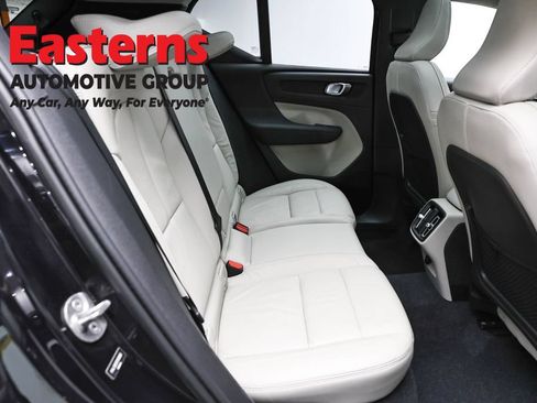 Used 2023 Volvo XC40 B5 Plus AWD/4WD image 23