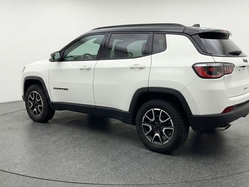 Used 2025 Jeep Compass Trailhawk AWD/4WD image 6