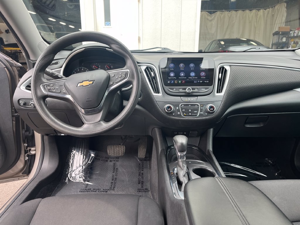 Used 2023 Chevrolet Malibu LT FWD image 14