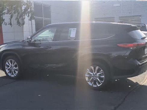 Used 2020 Toyota Highlander Limited image 6