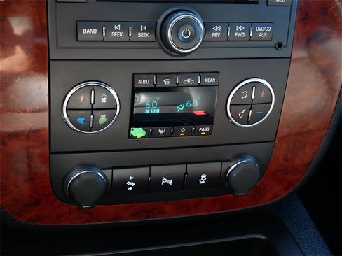 Used 2013 Chevrolet Tahoe LT w/ Luxury Package image 23