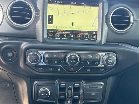 Used 2023 Jeep Wrangler Unlimited Sahara w/ Cold Weather Group AWD/4WD image 31