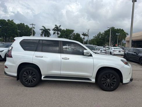 Used 2023 Lexus GX 460 Premium w/ Accessory Package AWD/4WD image 2