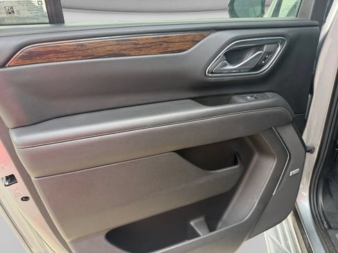 Used 2023 Chevrolet Suburban Premier RWD image 11