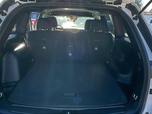 Used 2025 Jeep Grand Cherokee Laredo w/ MOPAR Finishing Package image 13