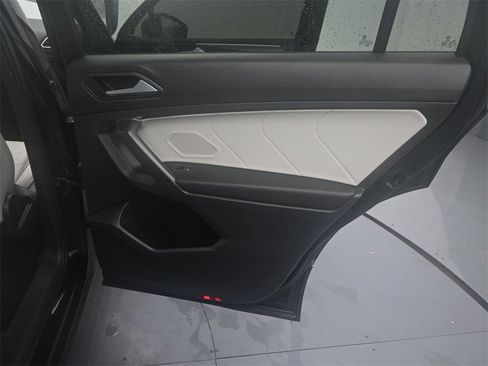 Used 2021 Volkswagen Tiguan SEL Premium R-Line image 20