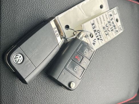 Used 2018 Volkswagen GTI SE w/ SE Leather Package image 24