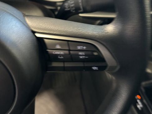 Used 2025 MAZDA MAZDA3 s FWD image 32