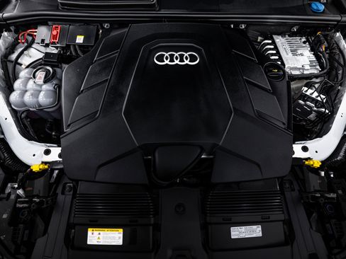 Certified 2025 Audi Q7 Premium w/ Convenience Package image 20