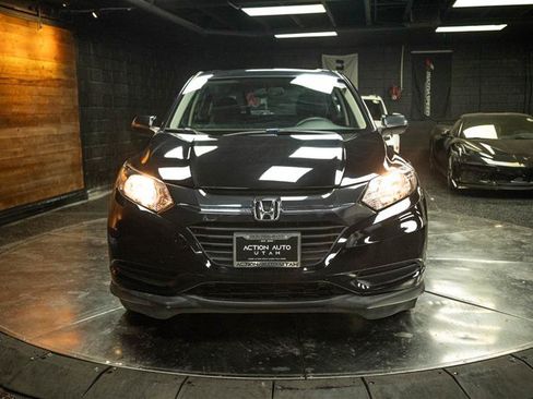 Used 2017 Honda HR-V LX image 4