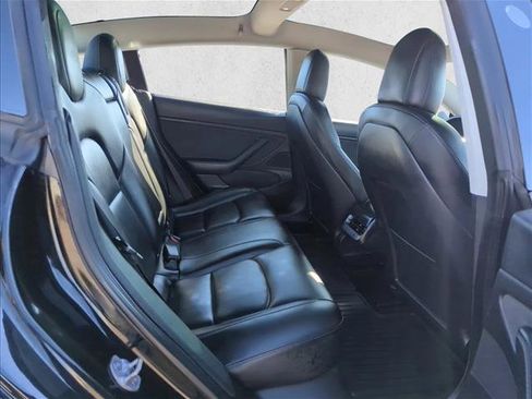 Used 2018 Tesla Model 3 Long Range image 15