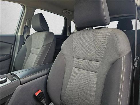 Used 2025 Nissan Rogue SV image 13