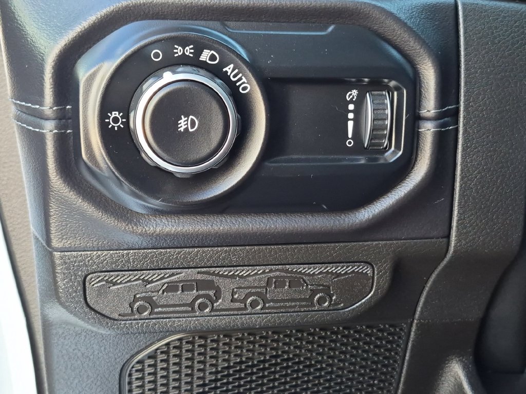 Used 2025 Jeep Wrangler Unlimited Rubicon AWD/4WD image 22