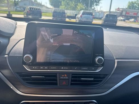 Used 2023 Nissan Altima 2.5 SV FWD image 21