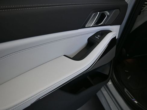 New 2026 BMW X5 sDrive40i w/ M Sport Package RWD image 15