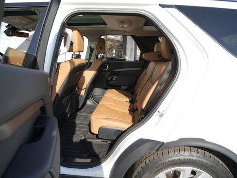 Used 2019 Land Rover Discovery HSE AWD/4WD image 26
