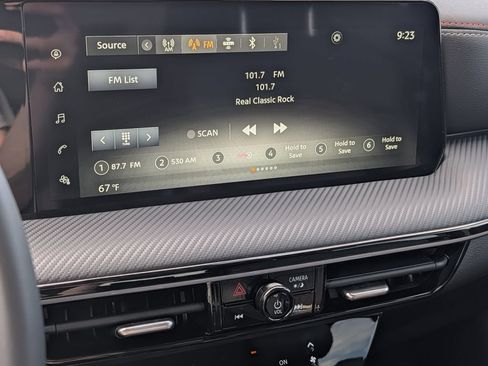 Used 2025 Nissan Kicks SR FWD image 23
