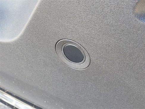 New 2026 Volvo XC40 B5 Ultra w/ Protection Package Premier image 9