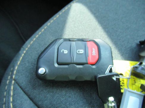 Used 2024 Jeep Gladiator Sport AWD/4WD image 30