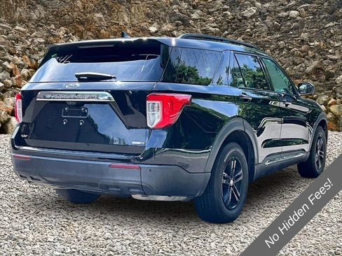Used 2020 Ford Explorer XLT AWD/4WD image 2
