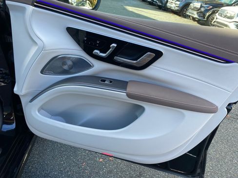 Used 2023 Mercedes-Benz EQS 580 4MATIC image 31