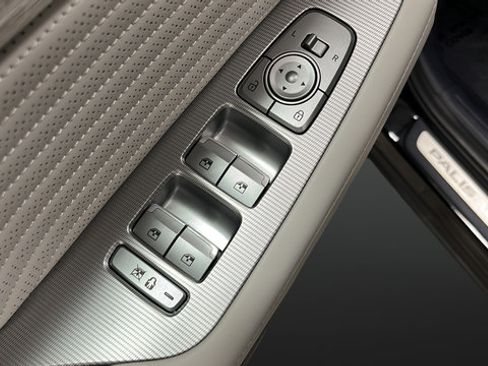 Used 2025 Hyundai Palisade Calligraphy FWD image 22