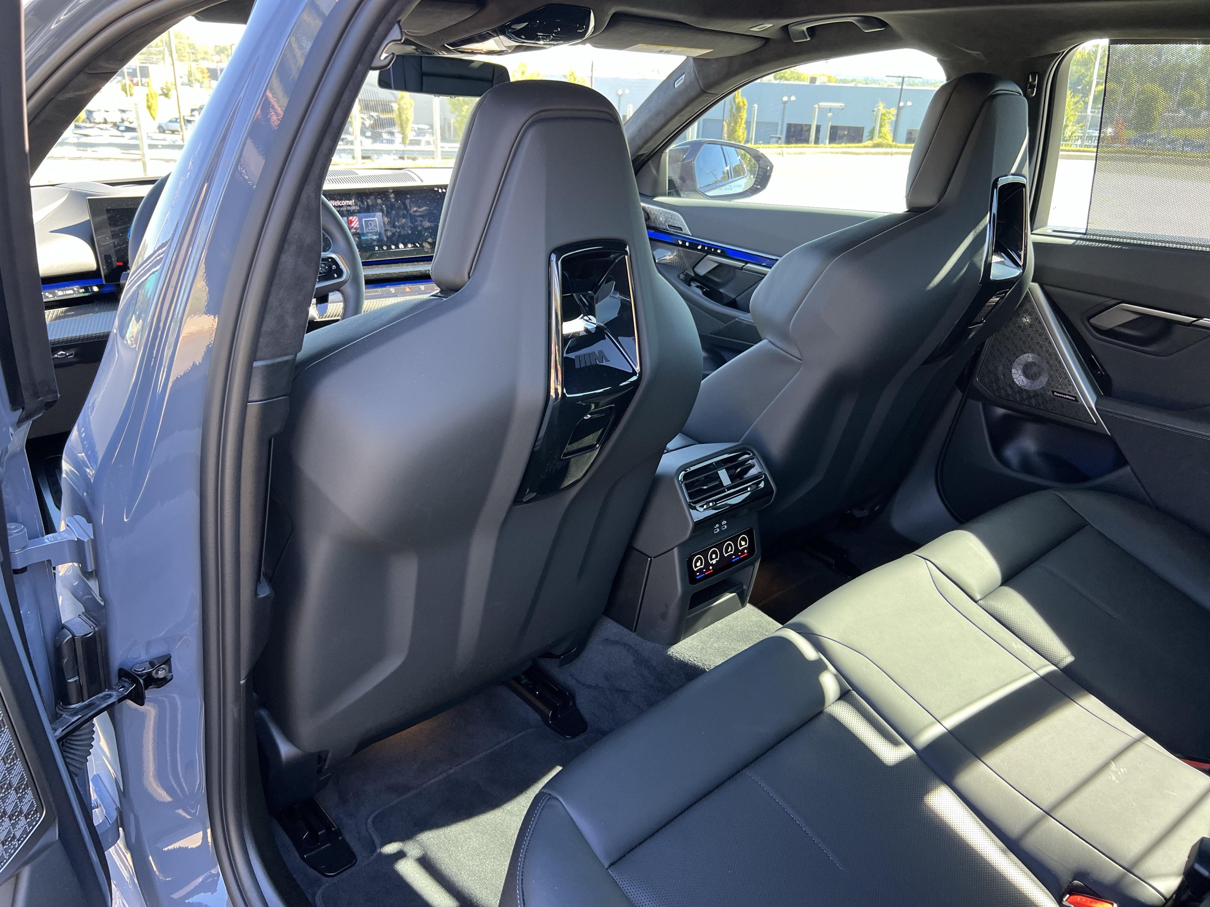 Used 2026 BMW M5 w/ Carbon Package AWD/4WD image 34