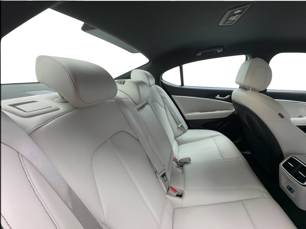 Used 2025 Genesis G70 2.5T RWD image 27