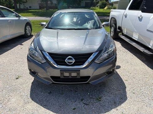 Used 2018 Nissan Altima 2.5 SR w/ SR Special Edition FWD image 2