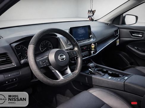 Certified 2024 Nissan Rogue SV w/ SV Premium Package FWD image 6