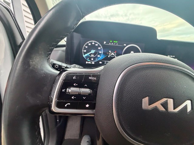 Used 2024 Kia Carnival SX FWD image 33