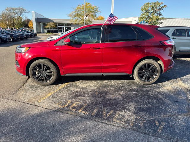 Used 2024 Ford Edge ST-Line w/ Class II Trailer Tow Package AWD/4WD image 3