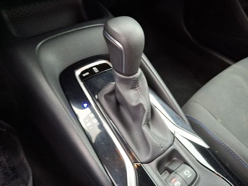 Used 2021 Toyota Corolla SE image 15