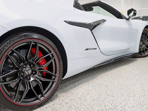 Used 2024 Chevrolet Corvette Z06 w/ Z07 Performance Package image 13